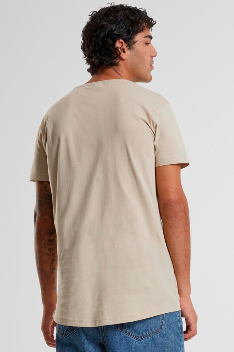 URBAN CLASSICS Shaped Long Tee Sand